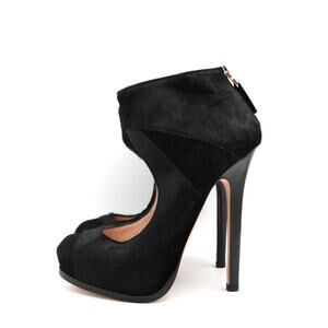 36 Fendi Black Platform Pony Hair Pump